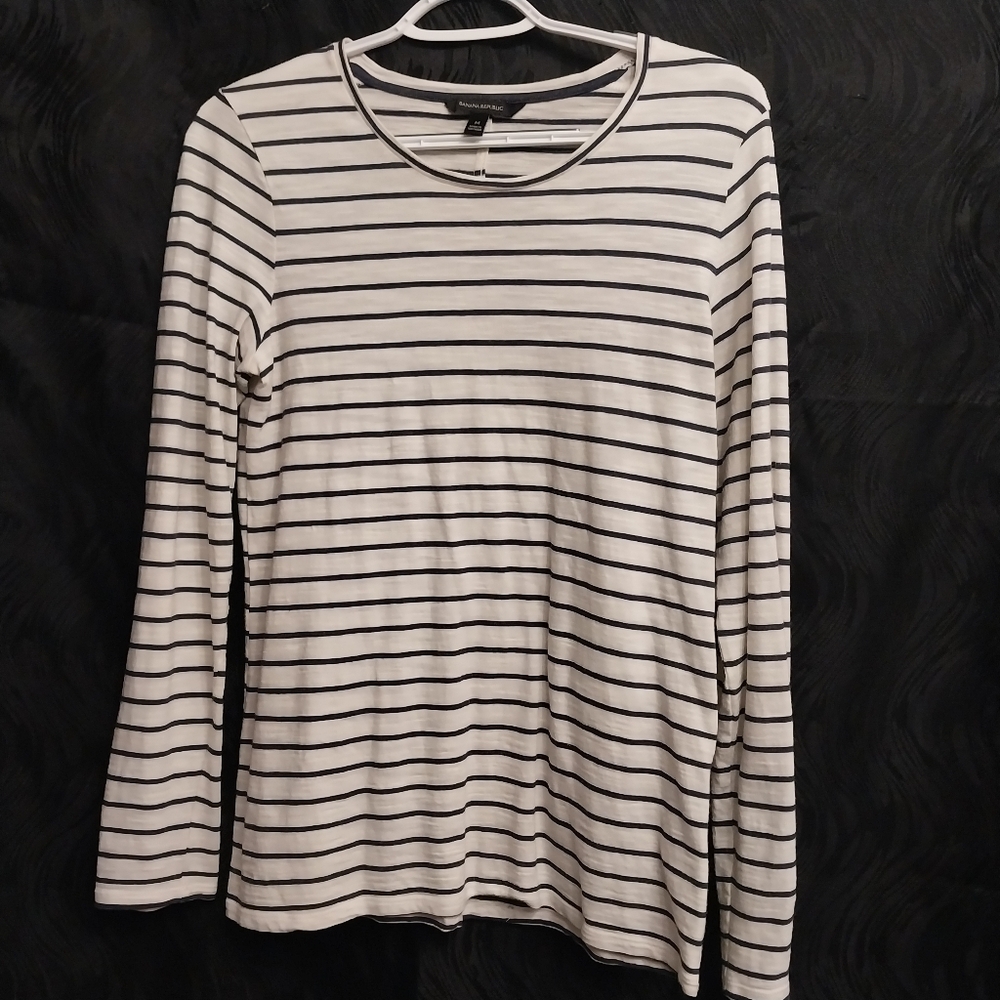 Banana Republic Black and White Relaxed Sweatshirt with Long Sleeves